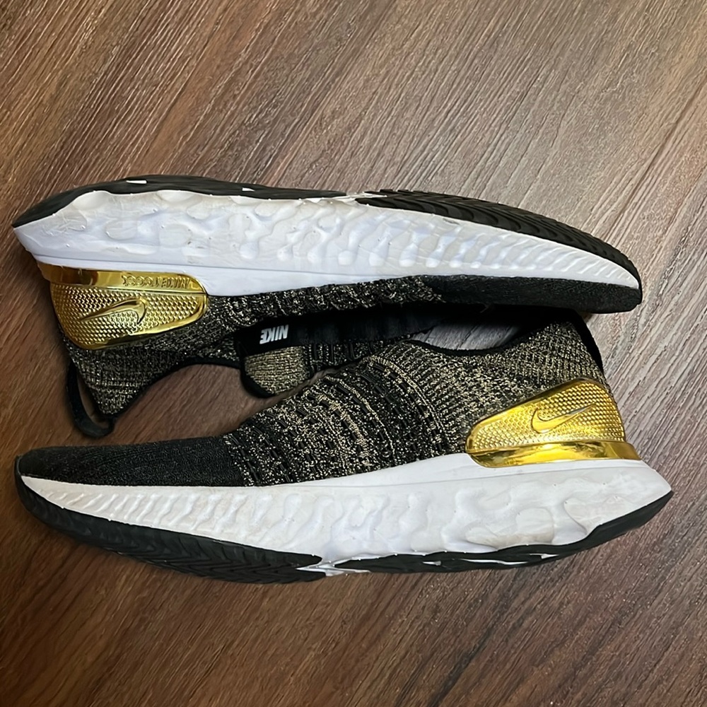 Nike Flyknit Phantom